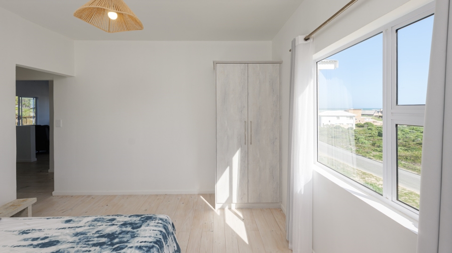 4 Bedroom Property for Sale in Suiderstrand Western Cape